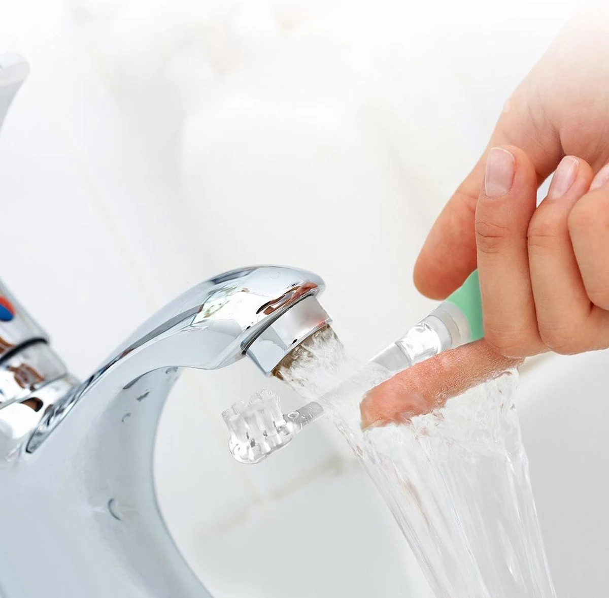 Luvion 250S - Sonische Elektrische Tandenborstel Voor Baby En Peuter - 0 T/m 4 Jaar - Met Timer 10 Luvion 250S - Sonische Elektrische Tandenborstel Voor Baby En Peuter - 0 T/m 4 Jaar - Met Timer - Afbeelding 8