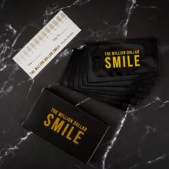 The Million Dollar Smile® - Teeth Whitening Strips - Crest Whitestrips -Tandenbleken - 28 Bleekstrips - 14 Behandelingen - Professionele Tandenbleek Strips - Tandenblekers - Wittere Tanden - Zonder Peroxide - Tanden Bleken - -Mondelinge Benodigdheden Winkel 1200x1200 1098