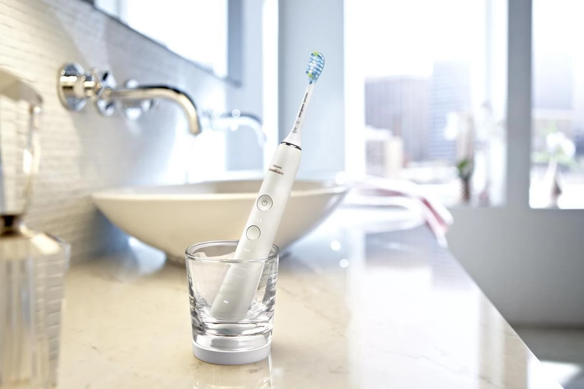 Philips Sonicare DiamondClean 9000 HX9914/55 - Elektrische Tandenborstel - Wit - 2 Stuks 10 Philips Sonicare DiamondClean 9000 HX9914/55 - Elektrische Tandenborstel - Wit - 2 Stuks - Afbeelding 8